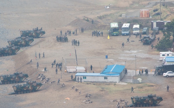 Ssang Yong 2014 amphibious landing rehearsal