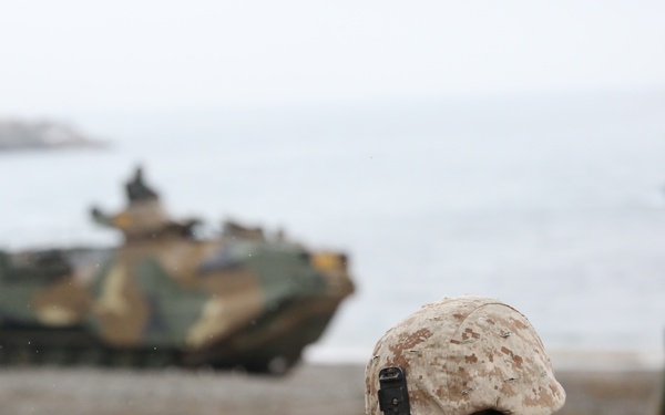 U.S. Marine from Northfield Township, Mich. aims for perfection during Ssang Yong 14 rehearsal