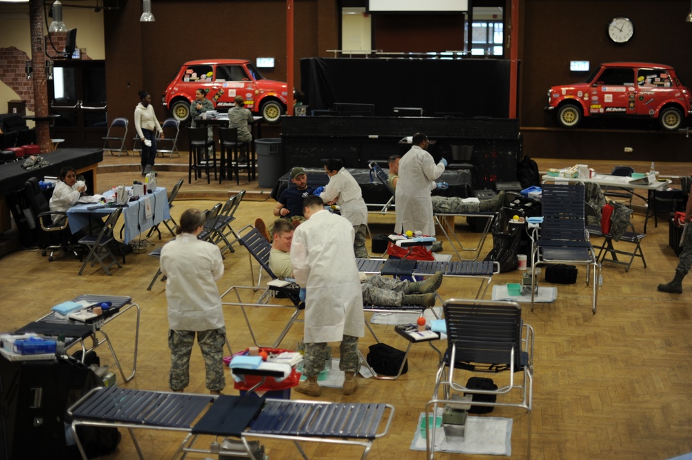 Airmen give blood