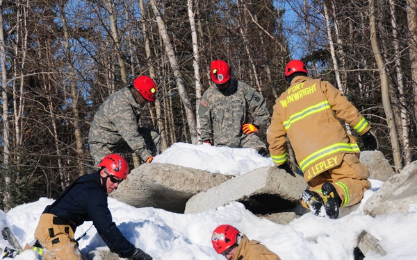 Exercise Alaska Shield 2014 Fairbanks search and rescue training