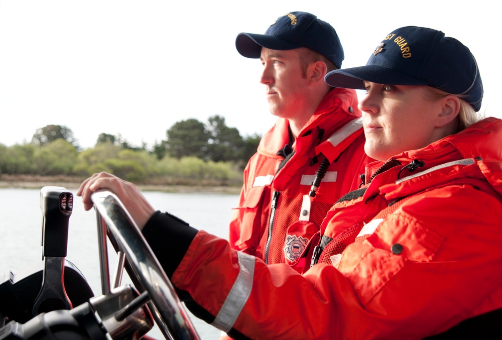 Coast Guard Pacific Strike Team, EPA, in joint-agency cleanup