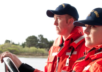 Coast Guard Pacific Strike Team, EPA, in joint-agency cleanup