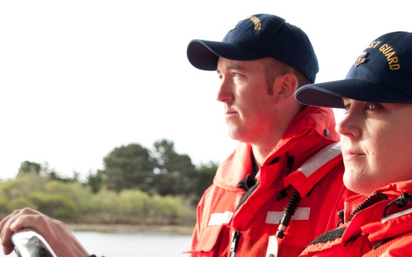 Coast Guard Pacific Strike Team, EPA, in joint-agency cleanup