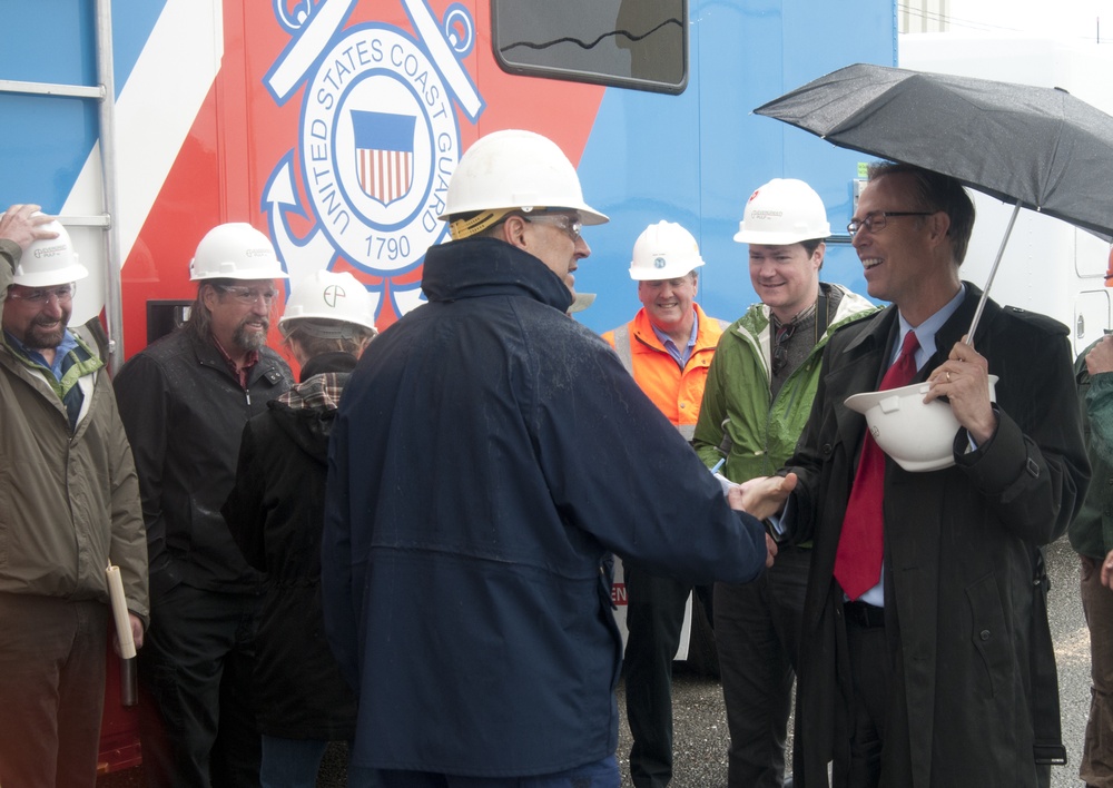 Coast Guard Pacific Strike Team, EPA, in joint-agency cleanup