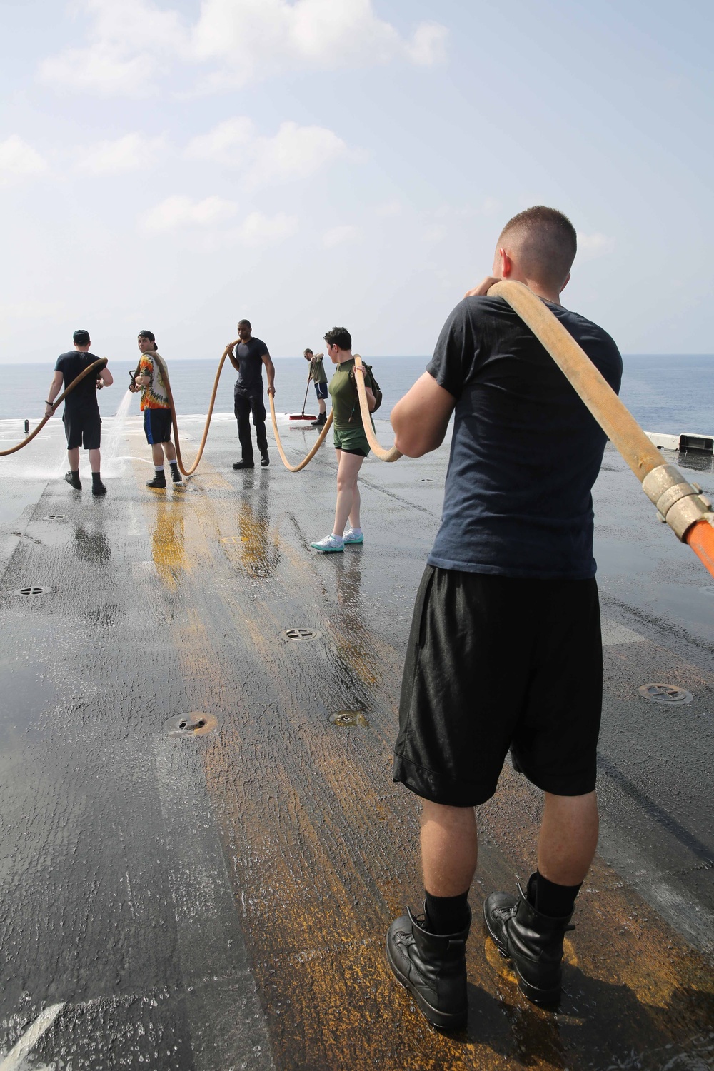 22nd MEU, USS Bataan scrub the deck