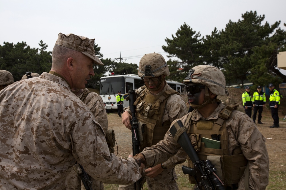 ROK, US Marines Intergraded Amphibious Assault during Ssang Yong 14