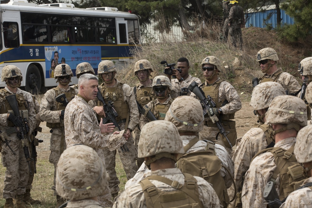 ROK, US Marines Intergraded Amphibious Assault during Ssang Yong 14