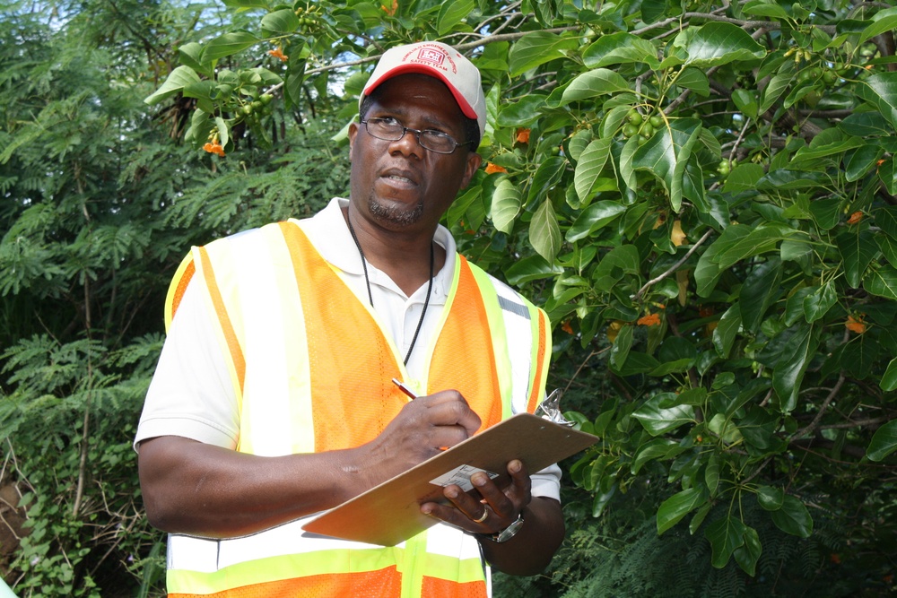 Hawaii realty specialist works both sides of garrison fence