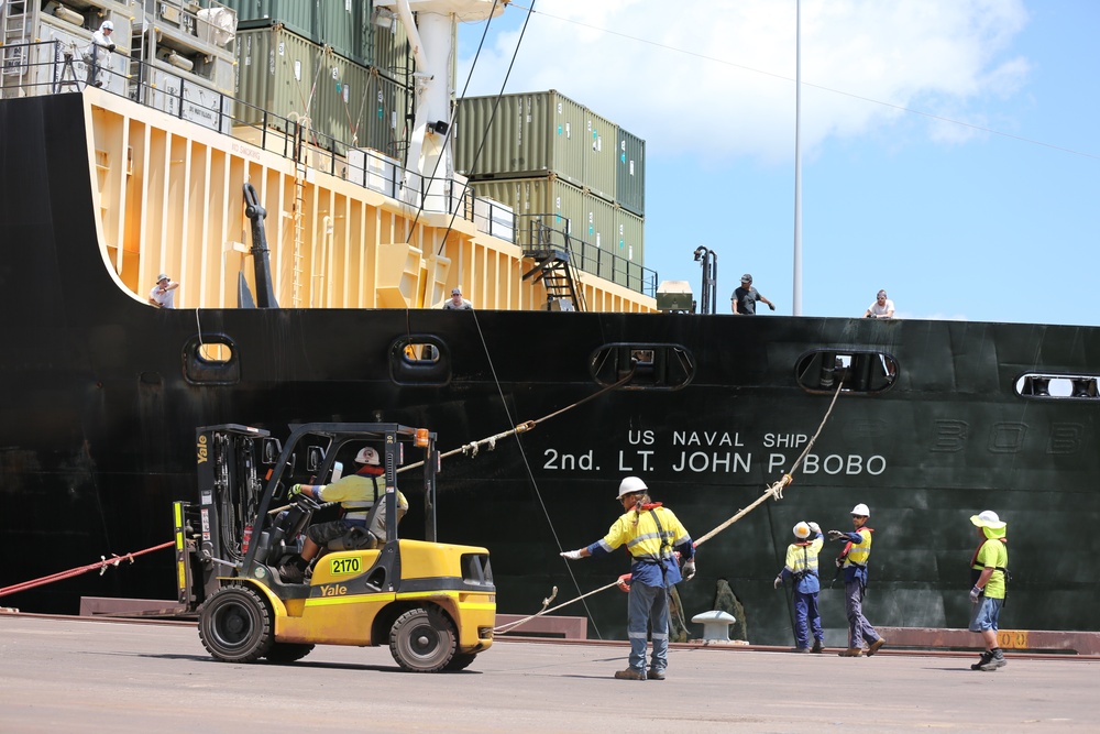 Marines offload MRF-D gear off of USNS 2nd Lt. John P. Bobo