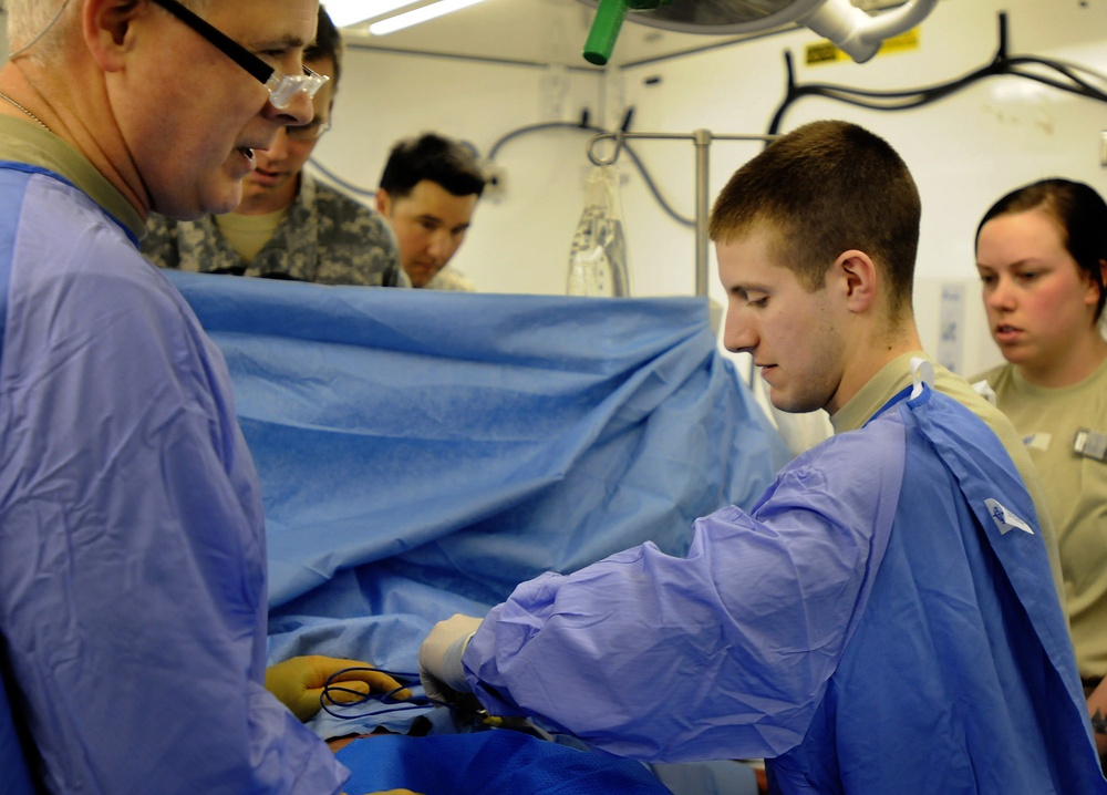 Combat Support Hospital saves soldiers