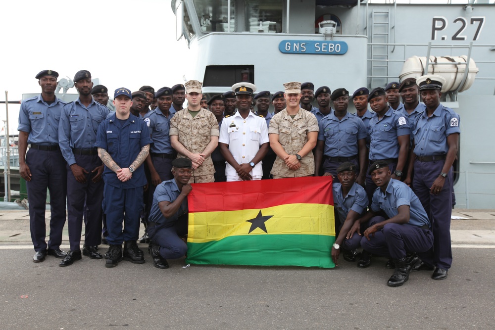 US Marine, Ghanaian sailors conduct boat maintenance