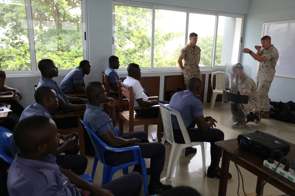 US Marines demonstrate non-lethal weapons to Ghanaian sailors