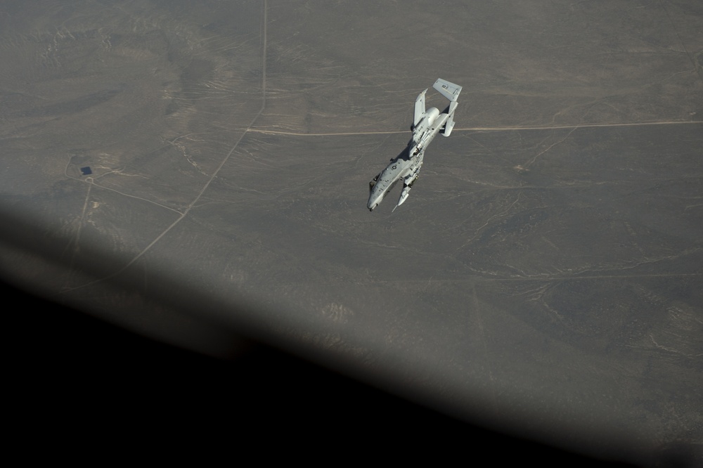 A-10 Thunderbolt II air refuel