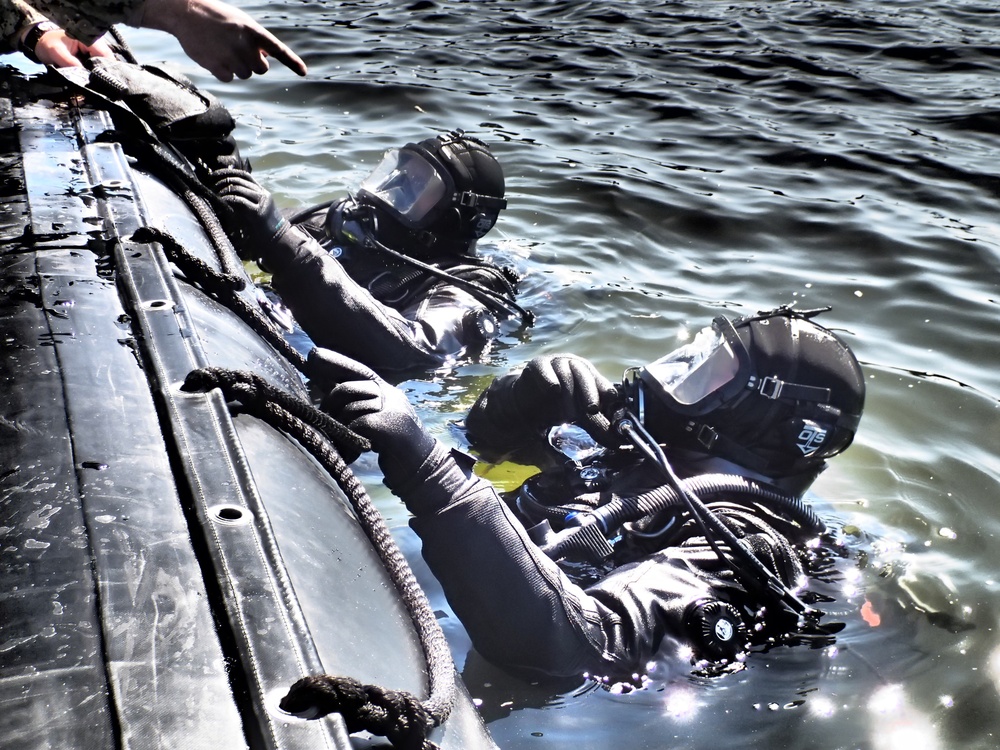 UCT-ONE Seabees complete cold water SCUBA training