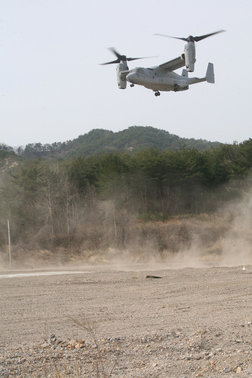 Marines soar toward objective during Ssang Yong 14