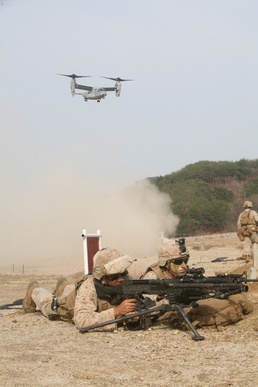 Marines soar toward objective during Ssang Yong 14