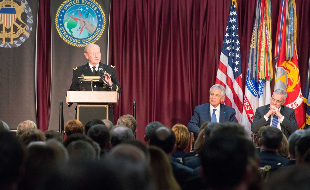 Head of NSA, CYBERCOM retires after 40 years of military service