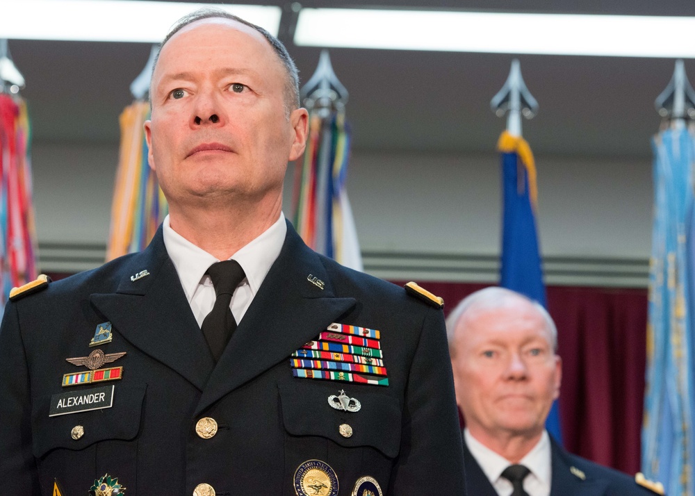 Head of NSA, CYBERCOM retires after 40 years of military service