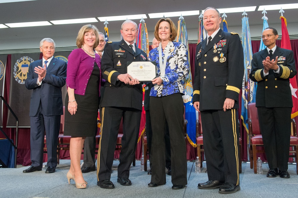 Head of NSA, CYBERCOM retires after 40 years of military service