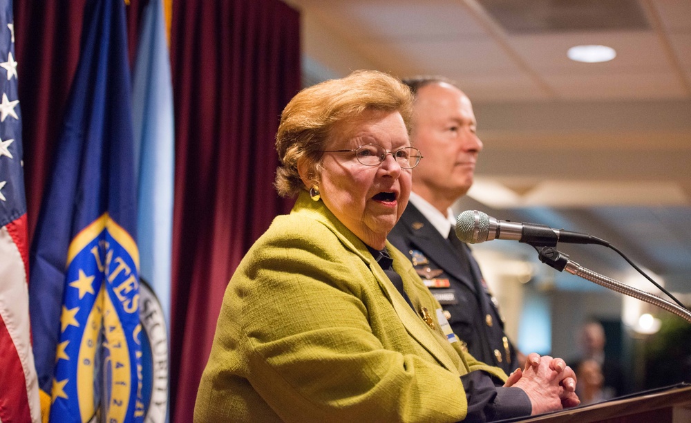 Head of NSA, CYBERCOM retires after 40 years of military service