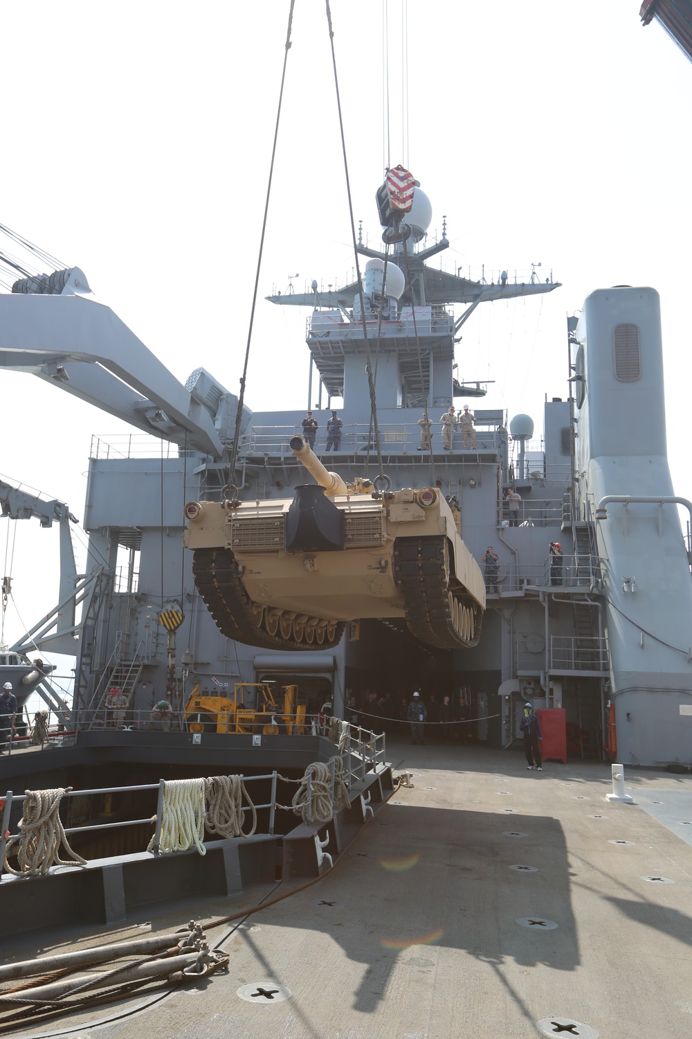 Tanks, cranes and maritime prepositioning force ships