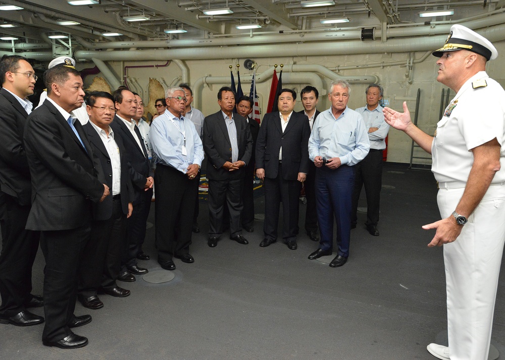 ASEAN, US leaders enhance multilateral ties aboard USS Anchorage
