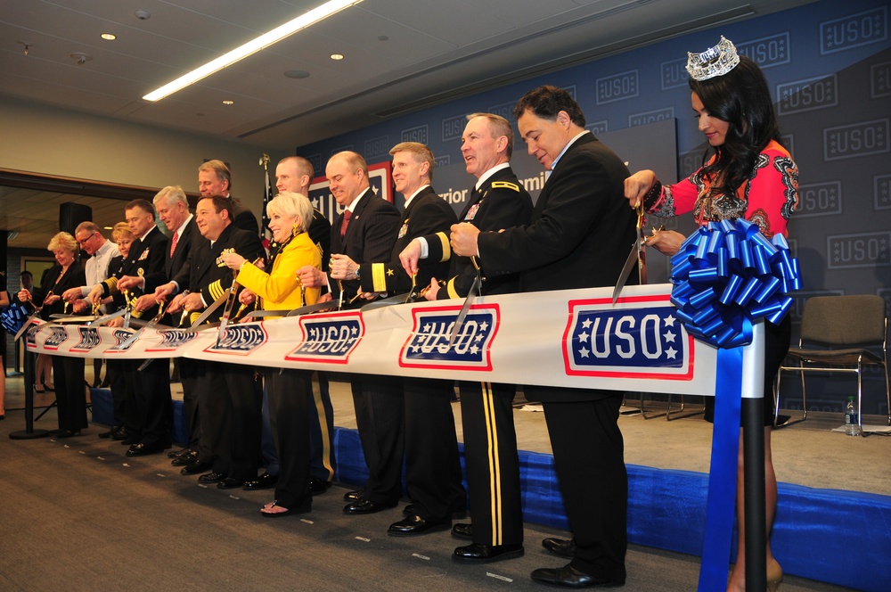 USO Warrior and Family Center officially opens at NSAB