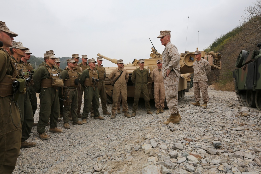 4th Marine Division leaders visit, Ssang Yong 14