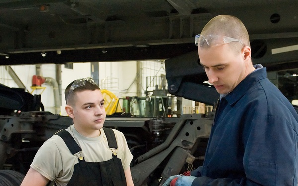 MHE Section preps Tunner 60K for shipment