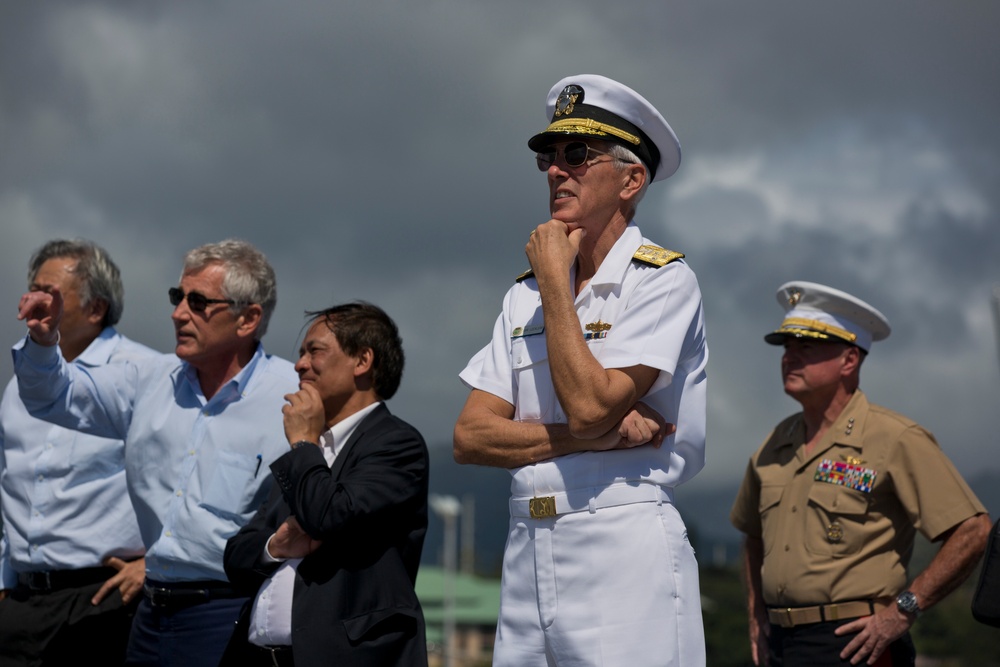 Secretary of Defense visits USS Anchorage