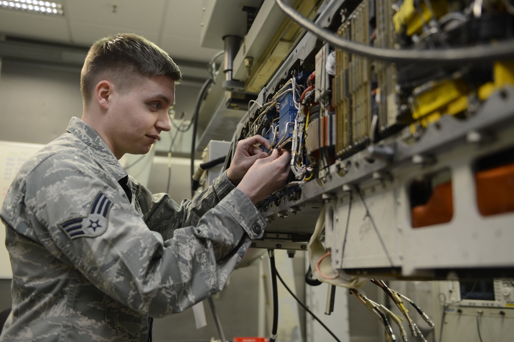 Saber units get the point: 52nd Component Maintenance Squadron