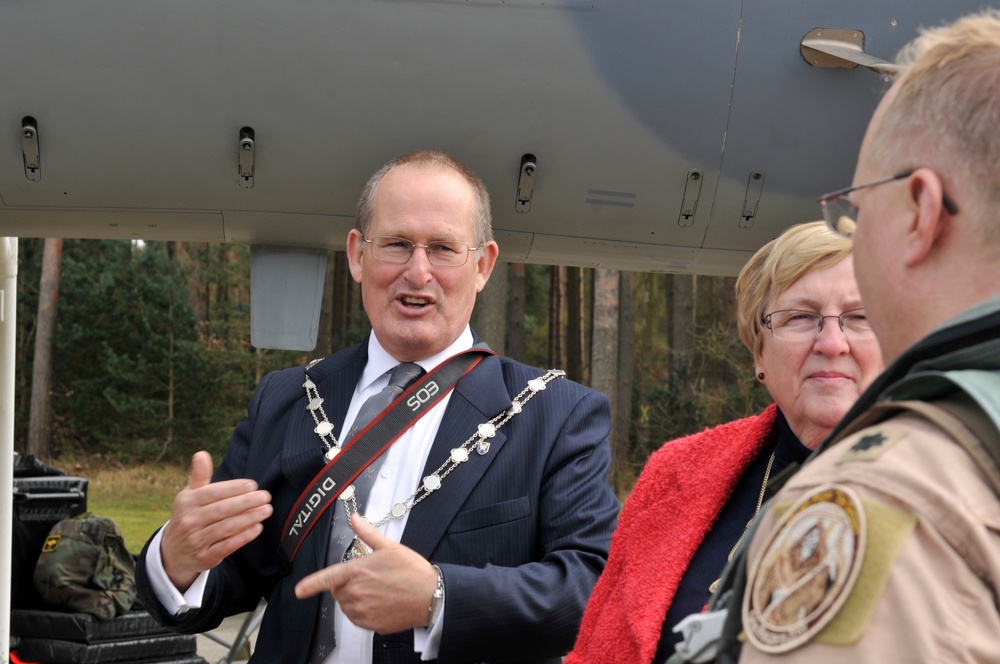 The Worshipful The Mayor of St. Edmundsbury, Councillor Ian Houlder visits the 493rd Fighter Squadron