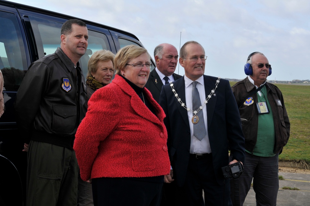 The Worshipful The Mayor of St. Edmundsbury, Councillor Ian Houlder visits the 493rd Fighter Squadron