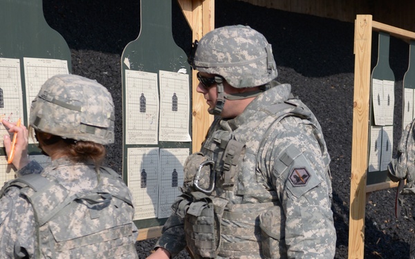 2nd Military Intelligence Battalion weapon qualification