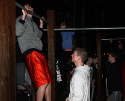 Twins tour JBLM as part of Future Soldier Program