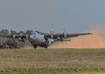 Georgia Air Guard pilots perform combat take-offs and landings close to home