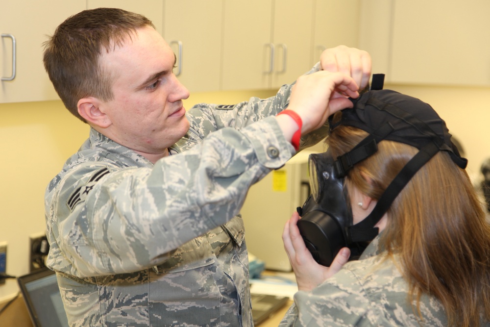 Gas mask fit test