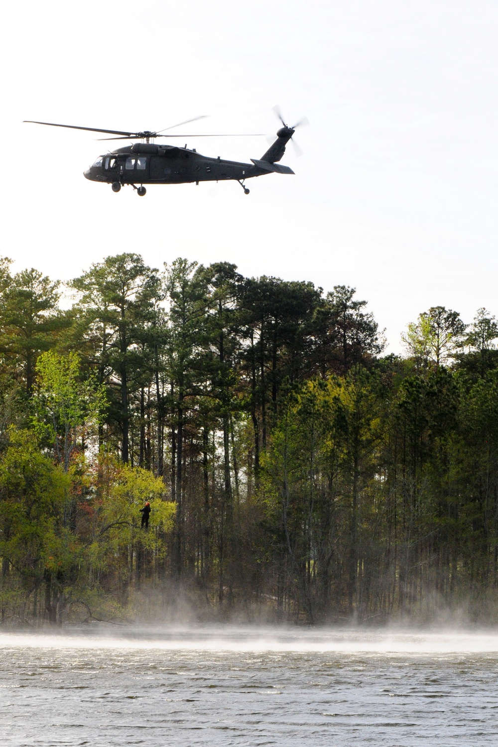 SC Guard Black Hawk pilots participate In rescue training