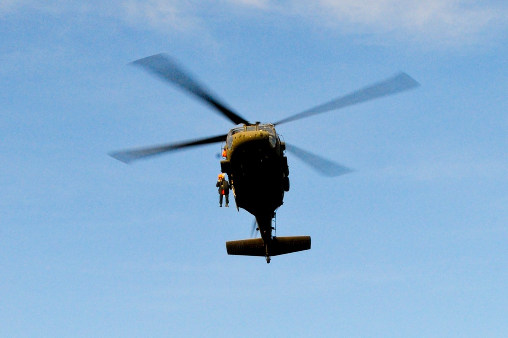 SC Guard Black Hawk pilots participate In rescue training