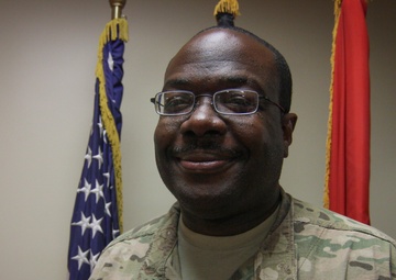 Yeoman uses experiences to guide junior Sailors on deployment to Afghanistan