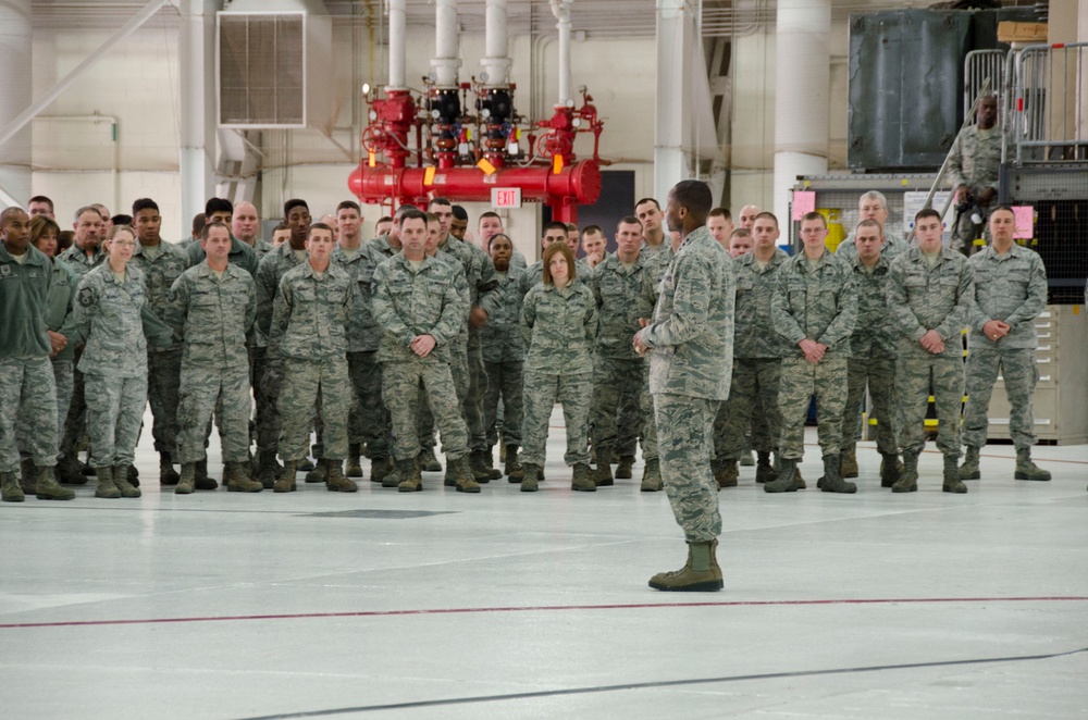 Lt. Gen. McDew addresses Airmen of the 126th Air Refueling Wing