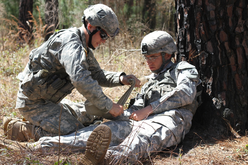 Infantrymen test to earn Expert Infantry Badge