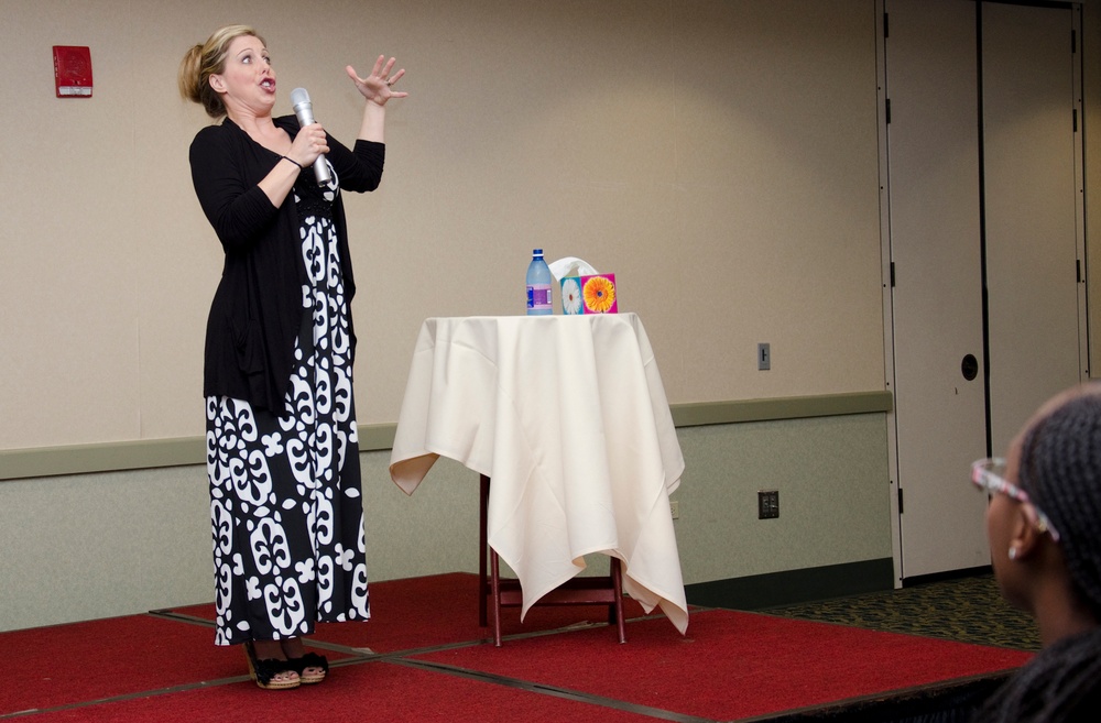 Mollie Gross offers support, comedy to military spouses