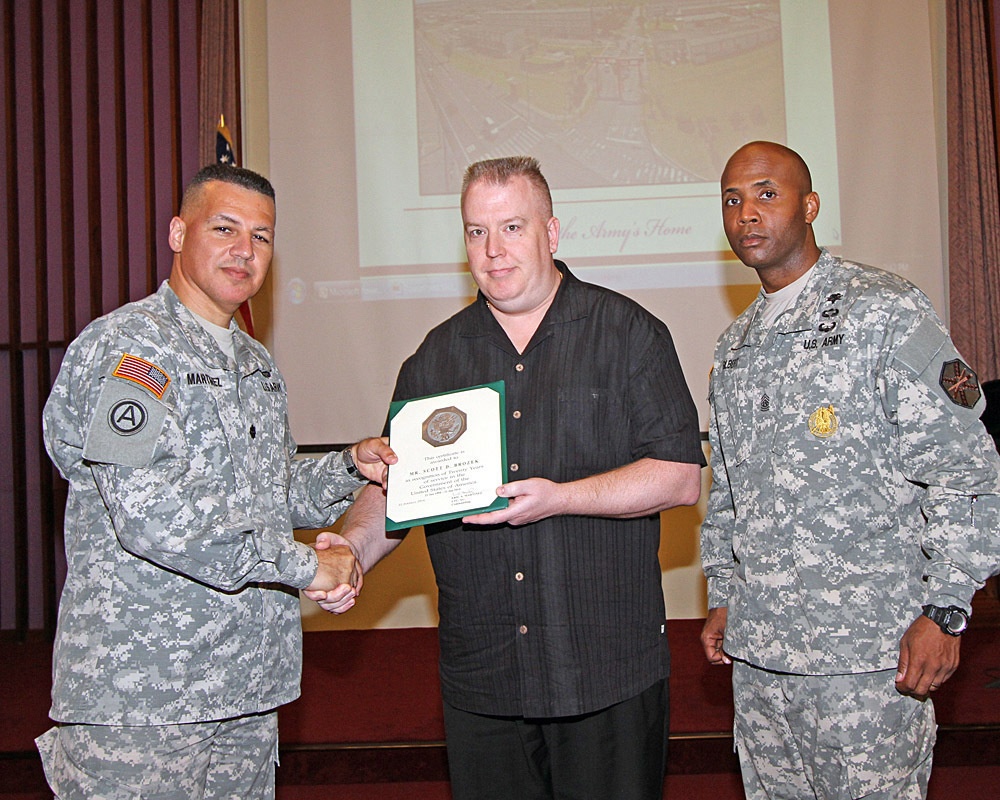 USAGO employees' achievements recognized during meeting