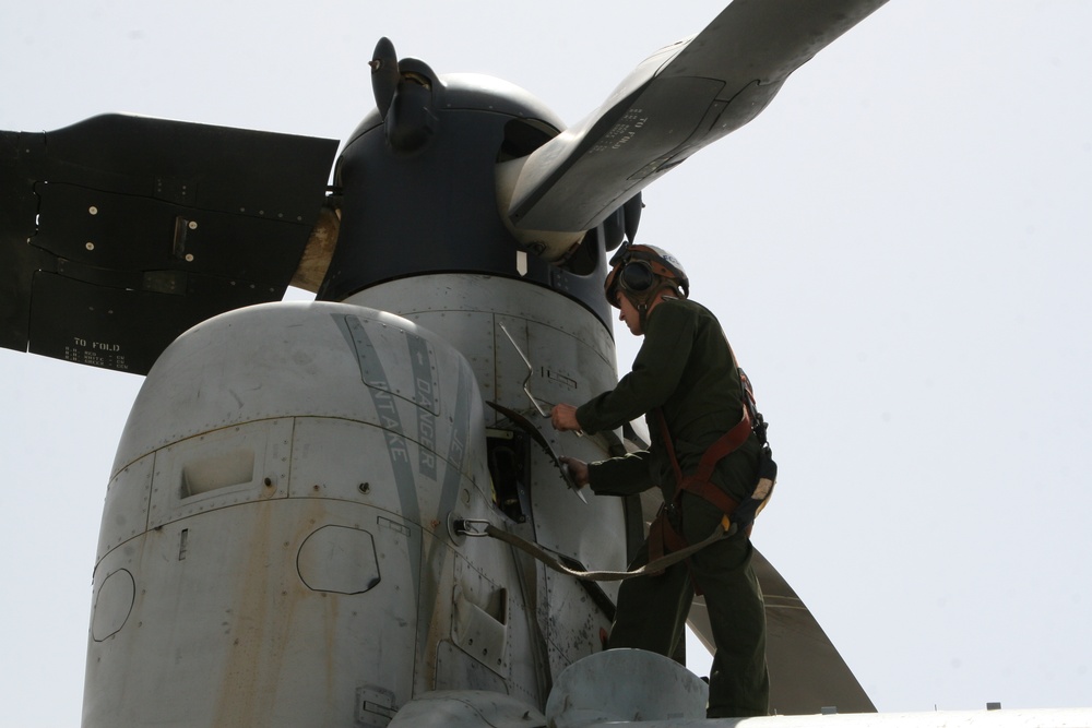 Marine NCO discusses mission, sets example for junior Marines