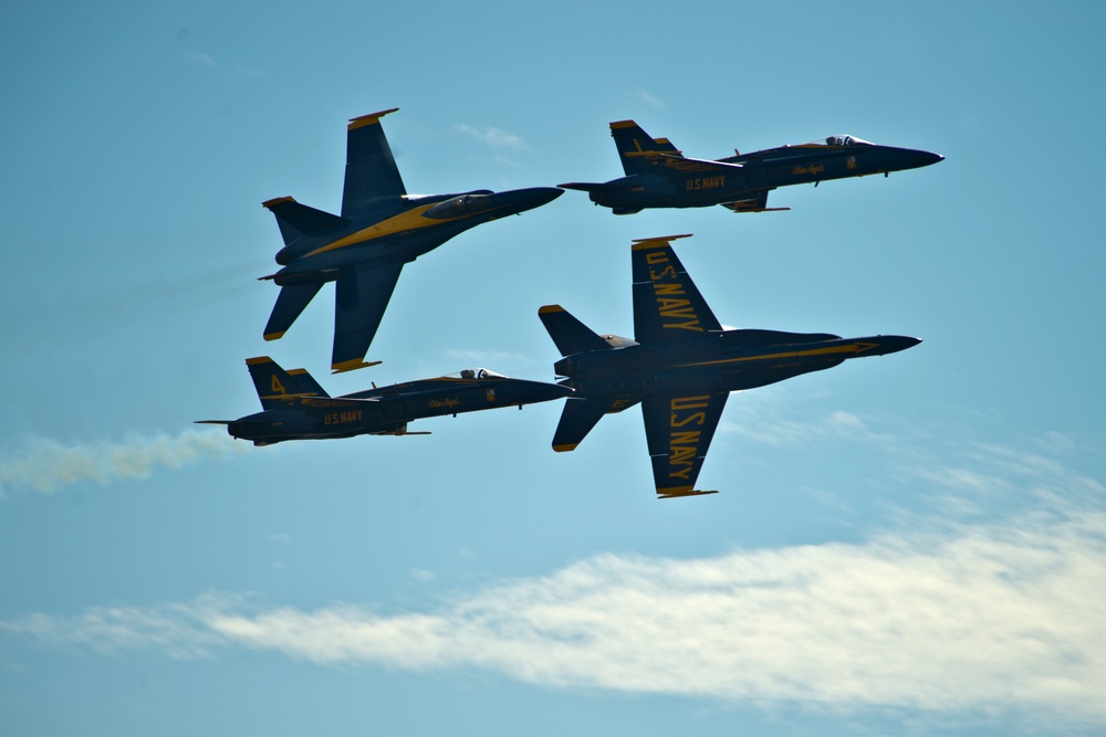 Blue Angels perform at the 40th annual Sun 'n Fun International Fly-in and Expo
