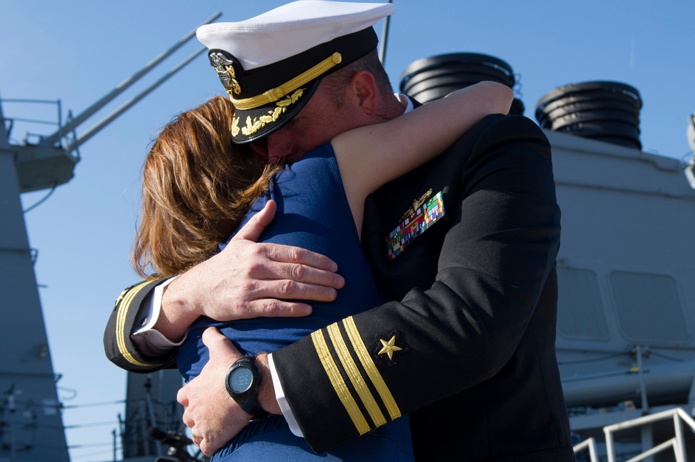 USS Stout sailors returns home