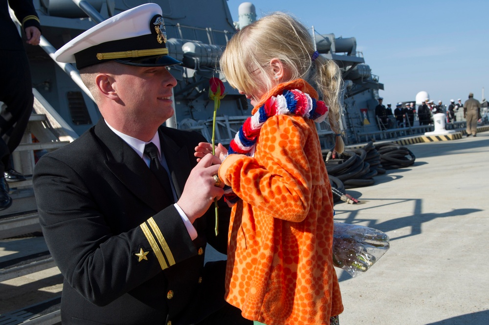 USS Stout sailors return home