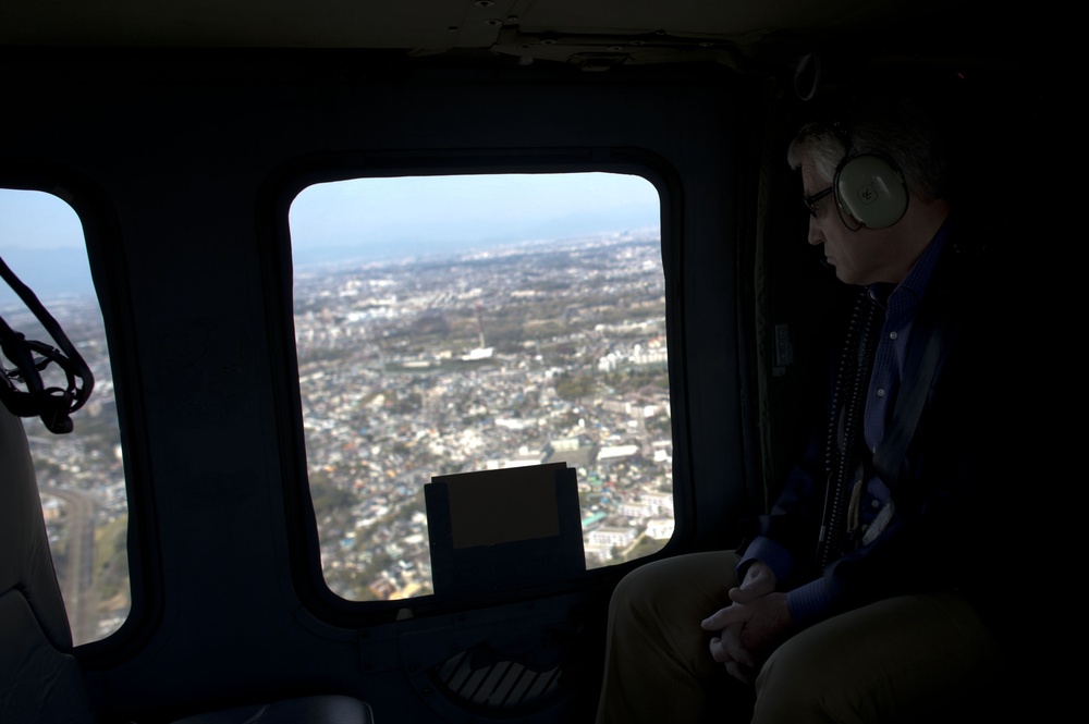 Hagel meets with Japanese officials