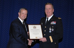 DLA Logistics Operations director retires amid remembrances, stories